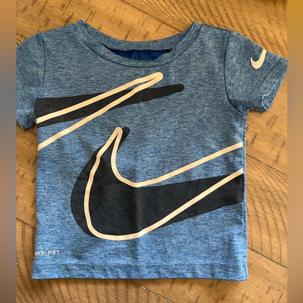 Nike Short Sleeve Shirt